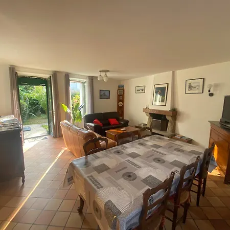 Dom wakacyjny Maison Et Jardin, Proche Du Mont Saint-michel